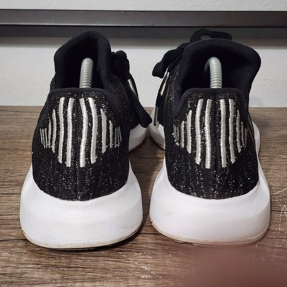 Adidas Swift Run Women's Athletic Running Shoes Sneakers Size 10.5 Core Black - Picture 4 of 9